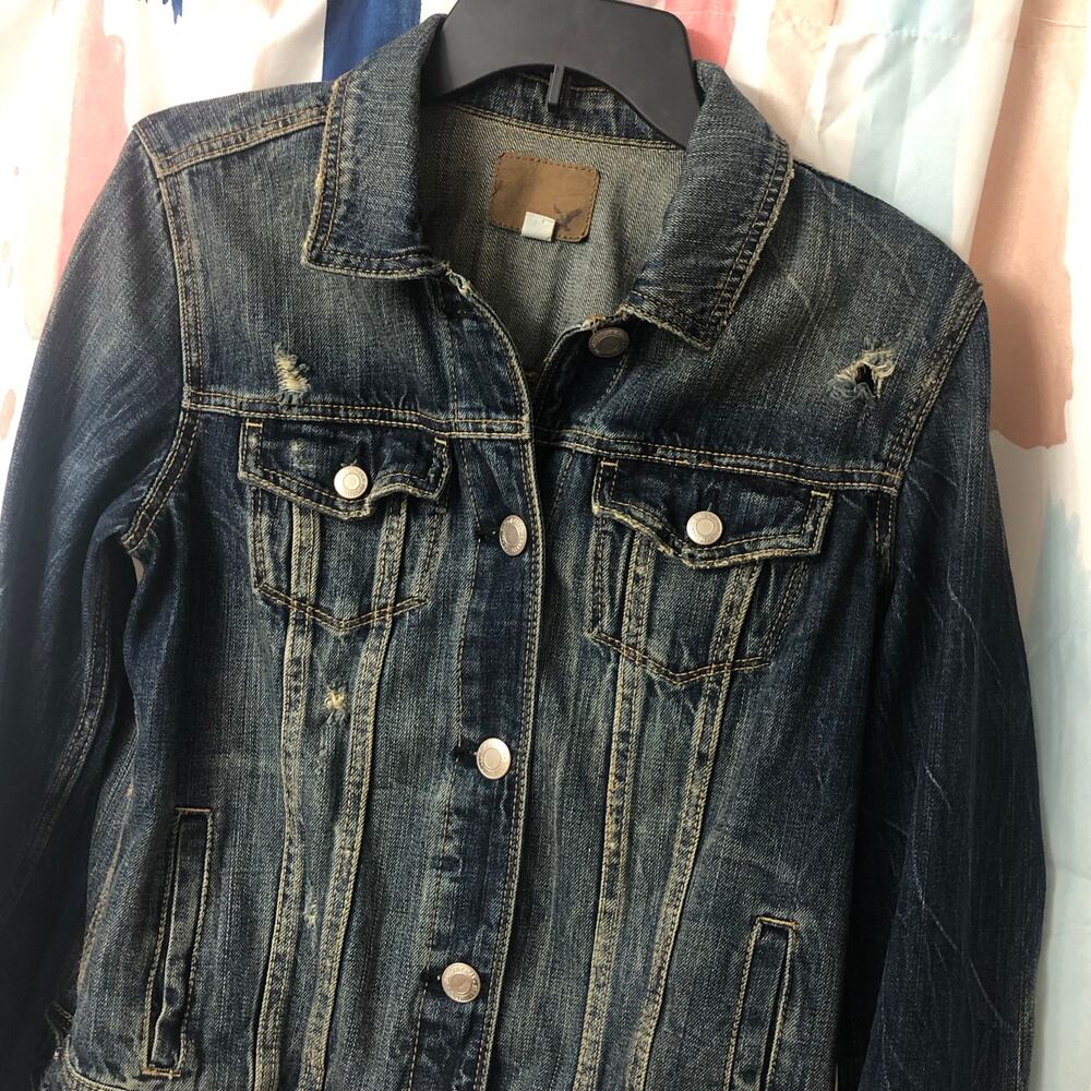 American Eagle Distressed Denim Jean Jacket Size Medium